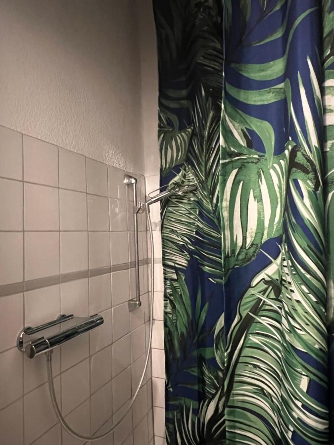 Private Schlafzimmer Mit Wc Dusche Mönchengladbach Exterior foto
