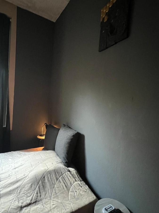 Private Schlafzimmer Mit Wc Dusche Mönchengladbach Exterior foto